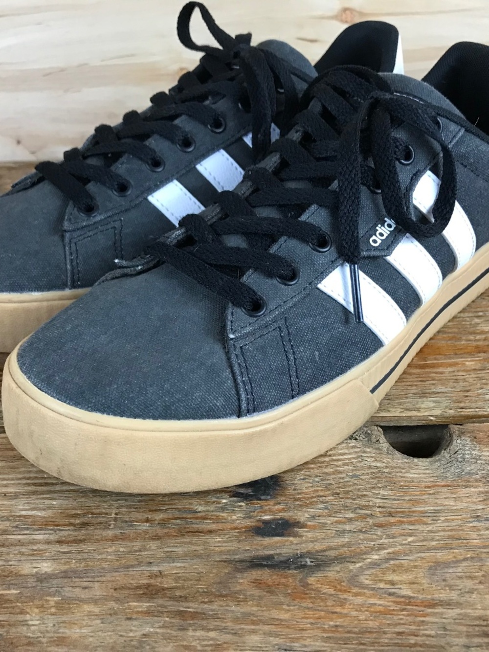 Mens Adidas Daily 3.0 Dark Grey Gum Skateboarding Shoes Size 8.5 HP6032